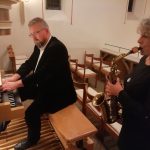 Stefan Palm und Jolanta Lerch musizieren in der Birnbacher Kirche (Foto: Alfred Stroh)