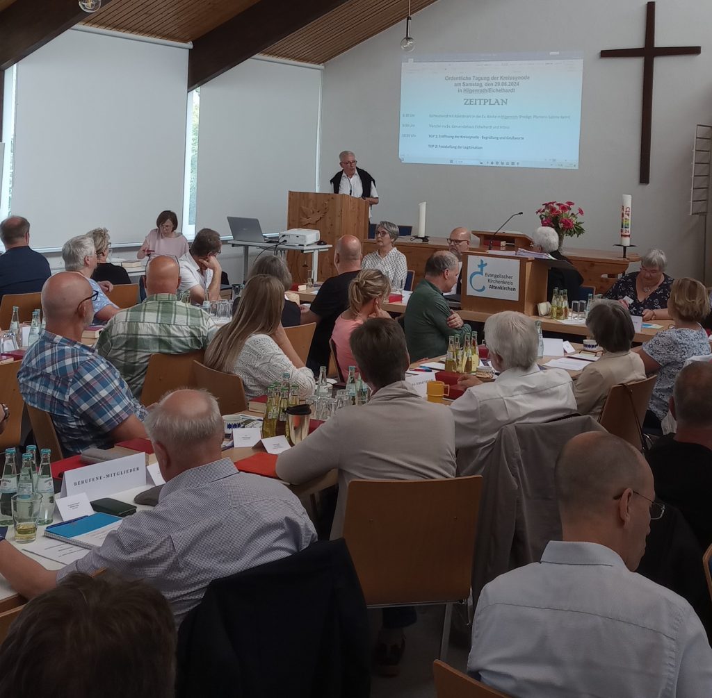 Pfarrer Uwe Simon, Superintendent des Partnerkirchenkreises Oberes Havelland spricht über Fusionserfahrungen.