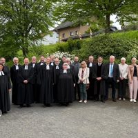 Pfarrer Eun Pyo Lee feierlich in Weitefeld eingeführt